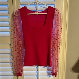 ee:some Boutique Top w. Sheer Polka Dot Sleeves
